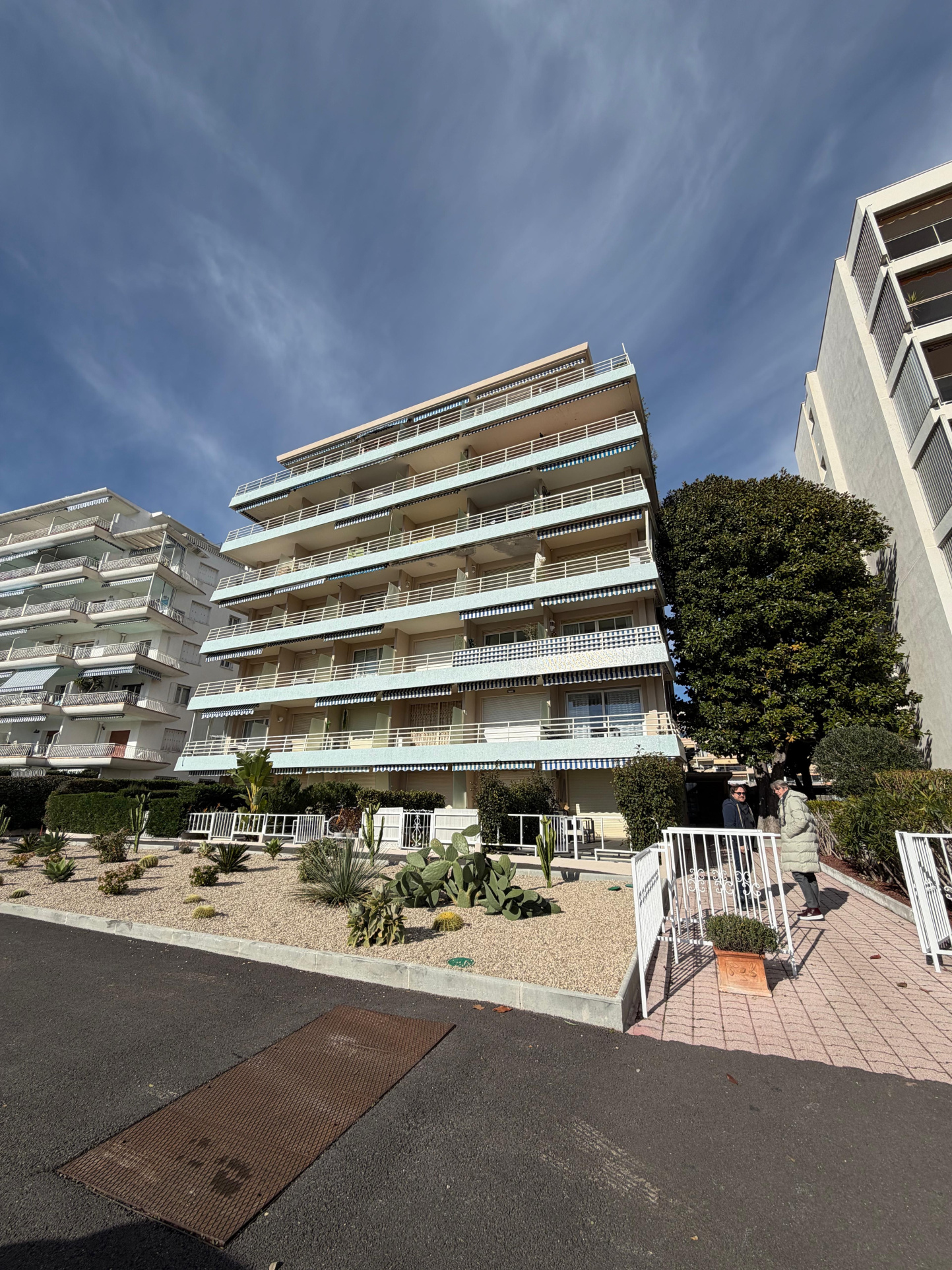 À vendre   Superbe T2 de 35 m2 avec loggia ouvrante & parkin